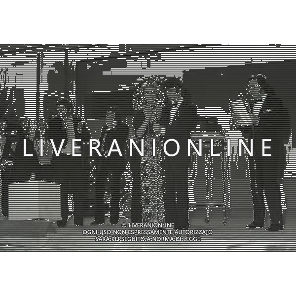 1972-22 FESTIVAL DELLA CANZONE ITALIANA A SANREMO NELLA FOTO PAOLO VILLAGGIO- SYLVA KOSCINA NICOLA DI BARI E MIKE BONGIORNO AG ALDO LIVERANI SAS