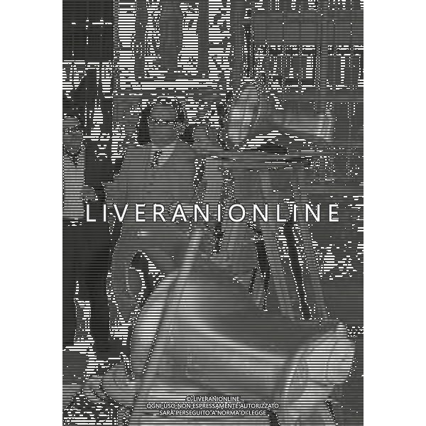 1969 MILANO RETROSPETTIVA GIUSEPPE ZECCHILLO EX BARITONO E SINDACALISTA DELLA SCALA ALLA MOSTRA DEI VASI DA NOTTE AG ALDO LIVERANI SAS