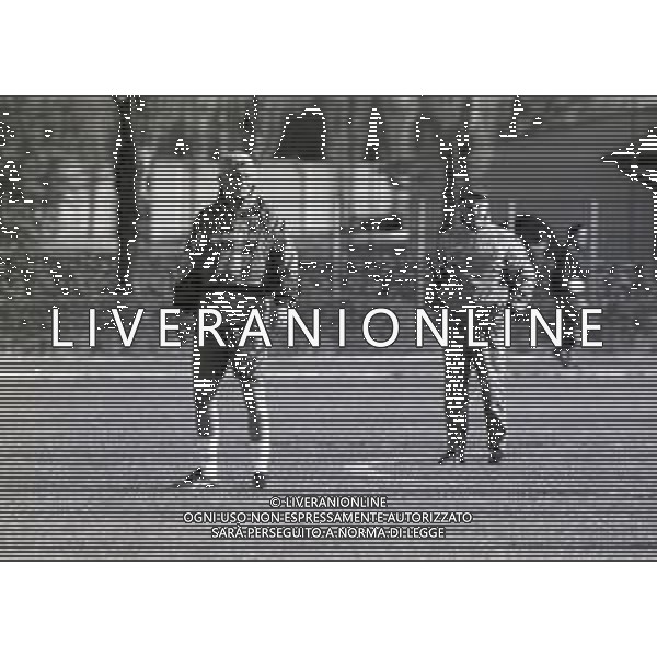 1995 COVERCIANO ALLENAMENTO NAZIONALE ITALIANA CALCIO NELLA FOTO FABRIZIO RAVANELLI CON ARRIGO SACCHI AG ALDO LIVERANI SAS