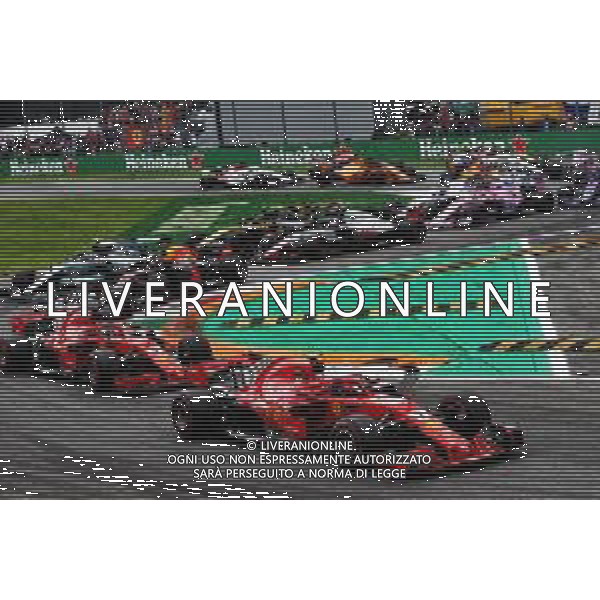 Kimi Raikkonen (FIN) Ferrari SF71H leads at the start of the race. 02.09.2018. Formula 1 World Championship, Rd 14, Italian Grand Prix, Monza, Italy, Race Day. AG ALDO LIVERANI SAS-ONLY ITALY