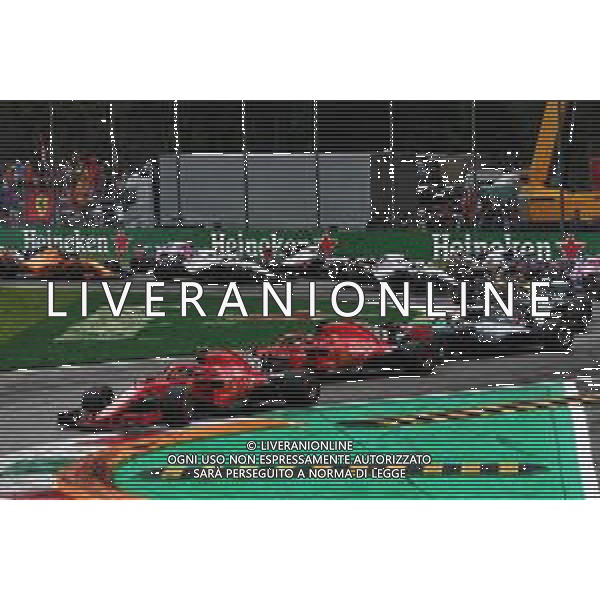 Kimi Raikkonen (FIN) Ferrari SF71H lead at the start of the race. 02.09.2018. Formula 1 World Championship, Rd 14, Italian Grand Prix, Monza, Italy, Race Day. AG ALDO LIVERANI SAS-ONLY ITALY