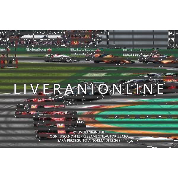 Kimi Raikkonen (FIN) Ferrari SF71H lead at the start of the race. 02.09.2018. Formula 1 World Championship, Rd 14, Italian Grand Prix, Monza, Italy, Race Day. AG ALDO LIVERANI SAS-ONLY ITALY