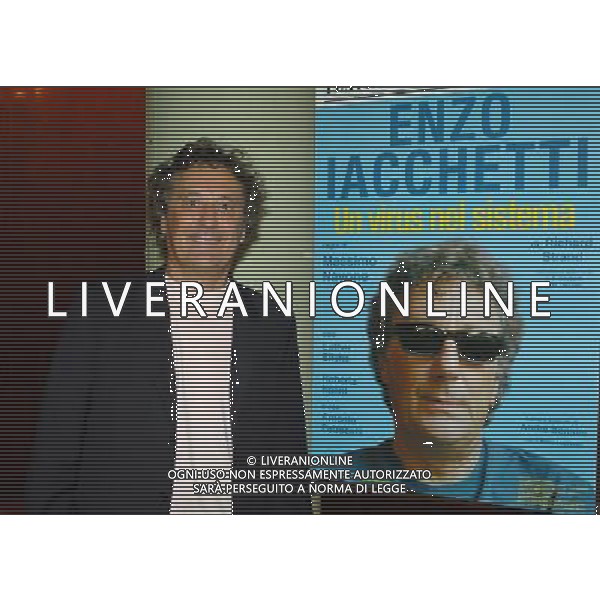 Milano 09/05/2005 Presentazione \' Un Virus Nel Sistema \' nella foto: Enzo Iacchetti foto Danilo Recalcati / Ag.Aldo liverani