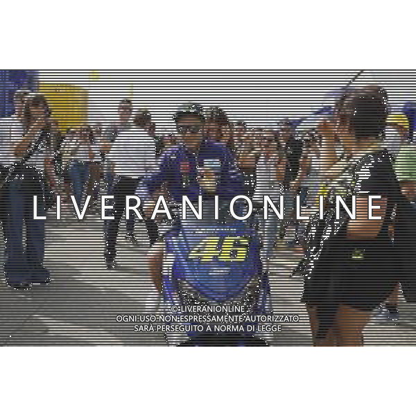 Misano - Motomondiale Gran Premio OCTO di San Marino e della Riviera di Rimini 08/09/2018 nella foto: Valentino Rossi (MOVISTAR YAMAHA MotoGP) con la sua fidanzata durante le prove libere ©Claudio Zamagni/Agenzia Aldo Liverani Valentino Rossi (MOVISTAR YAMAHA MotoGP) with his girlfriend during free practice MotoGP OCTO of San Marino on September 08 2018 at Misano World Circuit Marco Simoncelli Misano Adriatico Italy photo credit by Claudio Zamagni/Aldo Liverani Photo Agency