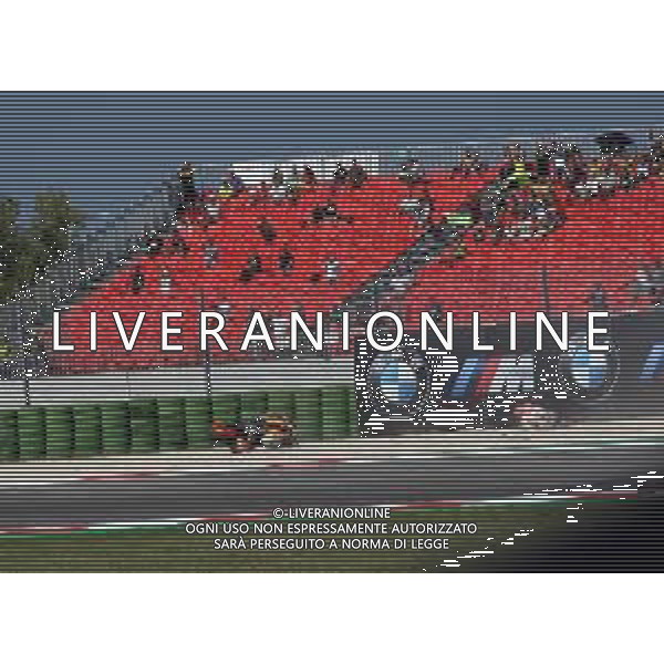 Misano Adriatico ( RN ) 08/09/2018 Misano World Circuit Marco Simoncelli. Gran Premio Octo di San Marino e della Riviera di Rimini 2018 - MOTOGP Nella foto: Incidente di Marc Marquez ( ESP ) su HONDA e si mette a correre per raggiungere i box PH Lauro Montagnini/ AGENZIA ALDO LIVERANI SAS