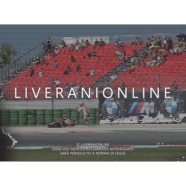 Misano Adriatico ( RN ) 08/09/2018 Misano World Circuit Marco Simoncelli. Gran Premio Octo di San Marino e della Riviera di Rimini 2018 - MOTOGP Nella foto: Incidente di Marc Marquez ( ESP ) su HONDA e si mette a correre per raggiungere i box PH Lauro Montagnini/ AGENZIA ALDO LIVERANI SAS