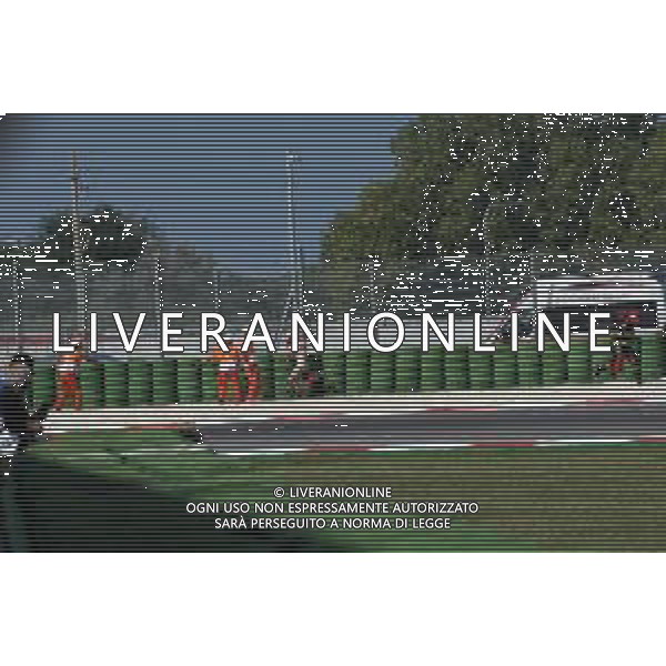 Misano Adriatico ( RN ) 08/09/2018 Misano World Circuit Marco Simoncelli. Gran Premio Octo di San Marino e della Riviera di Rimini 2018 - MOTOGP Nella foto: Incidente di Marc Marquez ( ESP ) su HONDA e si mette a correre per raggiungere i box PH Lauro Montagnini/ AGENZIA ALDO LIVERANI SAS