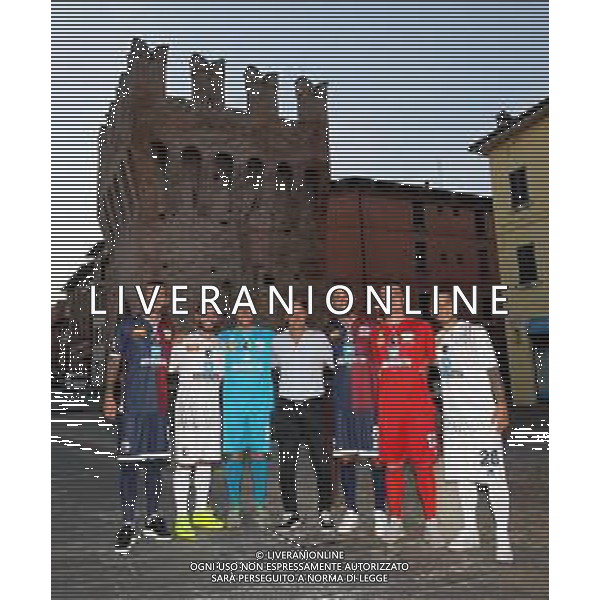 11-09-2018 PRESENTAZIONE NUOVE MAGLIE DELL\'IMOLESE CALCIO NELLA FOTO LA FORMAZIONE DELL\'IMOLESE FOTO GIANNI SANNA-AG ALDO LIVERANI SAS