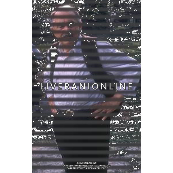 TONINO GUERRA, poeta, scrittore e sceneggiatore italiano - RETROSPETTIVA nella foto sul set, durante le riprese del film \' VIAGGIO D\'AMORE\' del 1990 ©ARCHIVIO / AGENZIA ALDO LIVERANI SAS