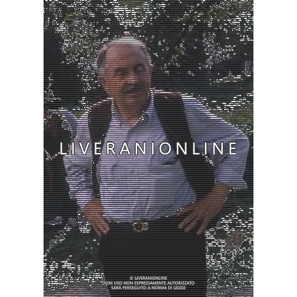 TONINO GUERRA, poeta, scrittore e sceneggiatore italiano - RETROSPETTIVA nella foto sul set, durante le riprese del film \' VIAGGIO D\'AMORE\' del 1990 ©ARCHIVIO / AGENZIA ALDO LIVERANI SAS