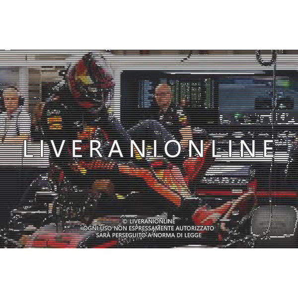 Max Verstappen (NLD) Red Bull Racing RB14. - www.xpbimages.com, EMail: requests@xpbimages.com - copy of publication required for printed pictures. Every used picture is fee-liable. © Copyright: Photo4 / XPB Images / AGENZIA ALDO LIVERANI SAS - ITALY ONLY EDITORIAL USE ONLY - F1 GP Singapore Prove Ufficiali Qualifiche 15.09.2018