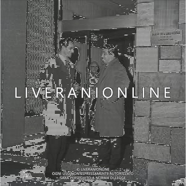 09-12-1963 MILANO RETROSPETTIVA DUILIO LOI PUGILE METRE SVOLGE LA SUA PROFESSIONE DI ASSICURATORE AG ALDO LIVERANI SAS