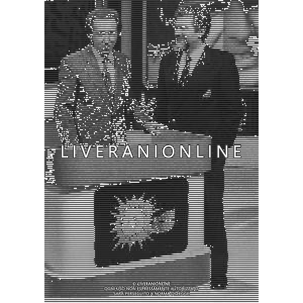 RETROSPETTIVA CINO RICCI VELISTA E TELECRONISTA SPORTIVO NELLA FOTO CINO RICCI CON MIKE BONGIORNO AG ALDO LIVERANI SAS