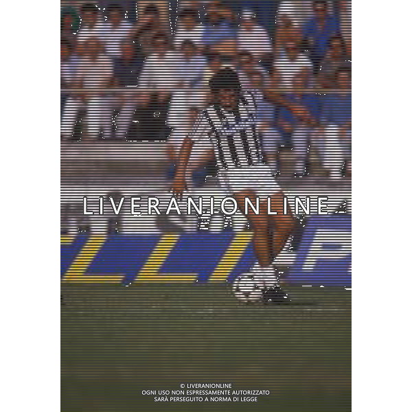 RETROSPETTIVA MASSIMO BARBUTI CALCIATORE NELLA FOTO MASSIMO BARBUTI CON LA MAGLIA DELL\'ASCOLI AG ALDO LIVERANI SAS