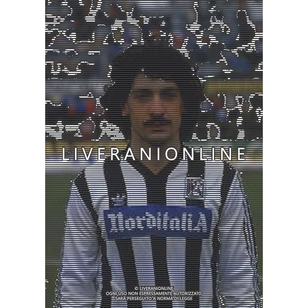 RETROSPETTIVA MASSIMO BARBUTI CALCIATORE NELLA FOTO MASSIMO BARBUTI CON LA MAGLIA DELL\'ASCOLI AG ALDO LIVERANI SAS