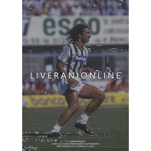 RETROSPETTIVA MASSIMO BARBUTI CALCIATORE NELLA FOTO MASSIMO BARBUTI CON LA MAGLIA DELL\'ASCOLI AG ALDO LIVERANI SAS