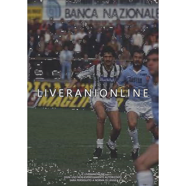 RETROSPETTIVA MASSIMO BARBUTI CALCIATORE NELLA FOTO MASSIMO BARBUTI CON LA MAGLIA DELL\'ASCOLI AG ALDO LIVERANI SAS