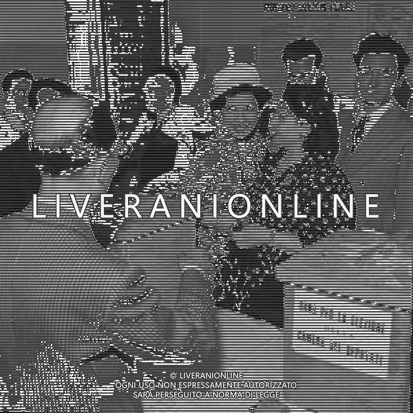 1953 RETROSPETTIVA SILVANA PAMPANINI ATTRICE NELLA FOTO SILVANA PAMPANINI ALLE VOTAZIONI A ROMA AG ALDO LIVERANI SAS