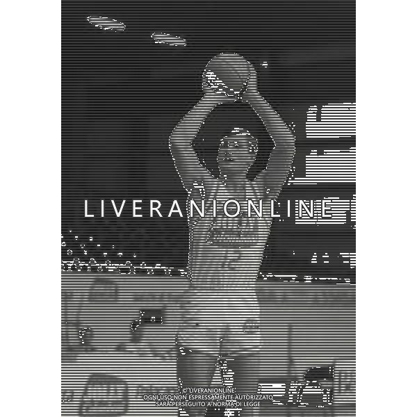 1984-1985 RETROSPETTIVA ANTONELLO RIVA BASKET NELLA FOTO ANTONELLO RIVA CON LA MAGLIA DELLA JOLLY COLOMBANI CANTU\' AG ALDO LIVERANI SAS