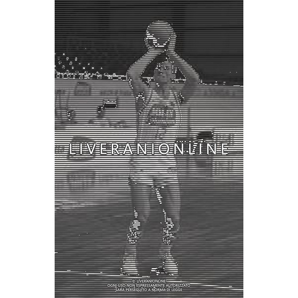 1984-1985 RETROSPETTIVA ANTONELLO RIVA BASKET NELLA FOTO ANTONELLO RIVA CON LA MAGLIA DELLA JOLLY COLOMBANI CANTU\' AG ALDO LIVERANI SAS