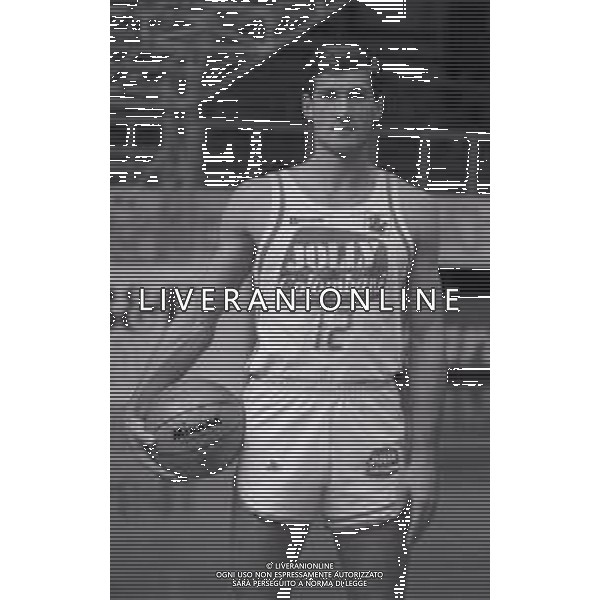 1984-1985 RETROSPETTIVA ANTONELLO RIVA BASKET NELLA FOTO ANTONELLO RIVA CON LA MAGLIA DELLA JOLLY COLOMBANI CANTU\' AG ALDO LIVERANI SAS