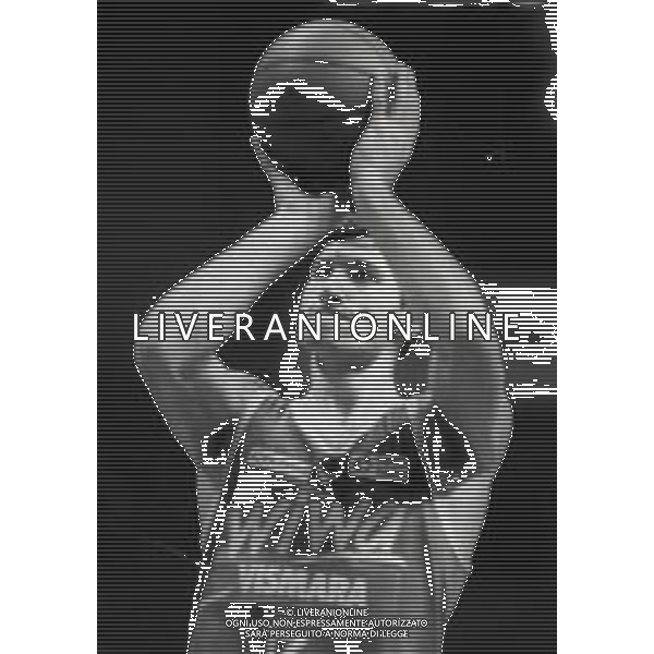 1988-1989 RETROSPETTIVA ANTONELLO RIVA BASKET NELLA FOTO ANTONELLO RIVA CON LA MAGLIA DELLA WIWA VISMARA CANTU\' AG ALDO LIVERANI SAS