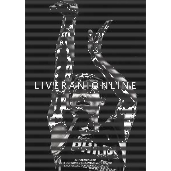 1989 RETROSPETTIVA ANTONELLO RIVA BASKET NELLA FOTO ANTONELLO RIVA CON LA MAGLIA DELLA PHILIPS MILANO AG ALDO LIVERANI SAS
