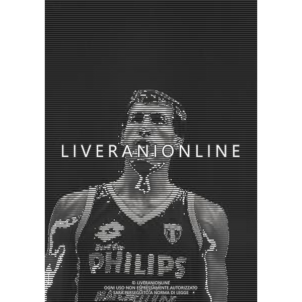 1989 RETROSPETTIVA ANTONELLO RIVA BASKET NELLA FOTO ANTONELLO RIVA CON LA MAGLIA DELLA PHILIPS MILANO AG ALDO LIVERANI SAS