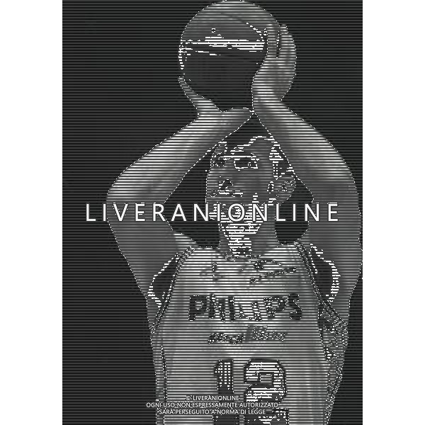 1992-1993 RETROSPETTIVA ANTONELLO RIVA BASKET NELLA FOTO ANTONELLO RIVA CON LA MAGLIA DELLA PHILIPS MILANO AG ALDO LIVERANI SAS