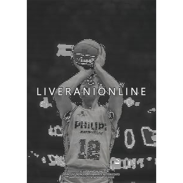 1992-1993 RETROSPETTIVA ANTONELLO RIVA BASKET NELLA FOTO ANTONELLO RIVA CON LA MAGLIA DELLA PHILIPS MILANO AG ALDO LIVERANI SAS