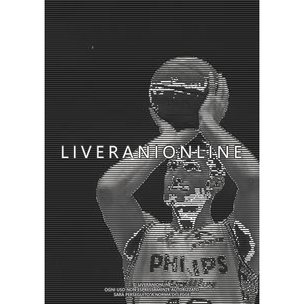 1992-1993 RETROSPETTIVA ANTONELLO RIVA BASKET NELLA FOTO ANTONELLO RIVA CON LA MAGLIA DELLA PHILIPS MILANO AG ALDO LIVERANI SAS
