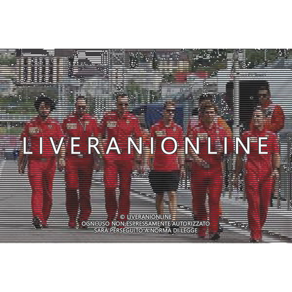 Sebastian Vettel (GER) Ferrari walks the circuit with the team. 27.09.2018. Formula 1 World Championship, Rd 16, Russian Grand Prix, Sochi Autodrom, Sochi, Russia, Preparation Day. AG ALDO LIVERANI SAS-ONLY ITALY