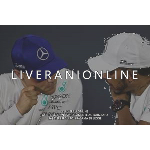 (L to R): Valtteri Bottas (FIN) Mercedes AMG F1 in the post race FIA Press Conference with team mate and race winner Lewis Hamilton (GBR) Mercedes AMG F1. 30.09.2018. Formula 1 World Championship, Rd 16, Russian Grand Prix, Sochi Autodrom, Sochi, Russia, Race Day. AG ALDO LIVERANI SAS-ONLY ITALY