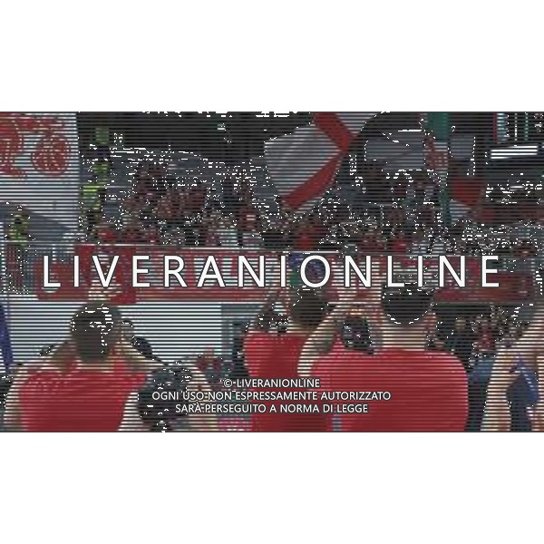 Esultanza Festeggiamenti con i tifosi a fine gara ,A|X Armani Exchange Milano - Fiat Torino finale di Supercoppa Italiana, Brescia 30 settembre 2018. Ph Fotolive Simone Venezia / AGENZIA ALDO LIVERANI SAS - Olimpia Milano - Fiat Torino Finale di Supercoppa Italiana di basket 2018 al PalaLeonessa di Brescia 30.09.2018
