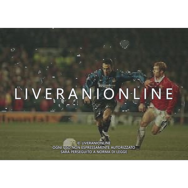 03-03-1999 MANCHESTER. CHAMPIONS LEAGUE MANCHESTER UNITED INTER 2-0 NELLA FOTO Youri Djorkaeff AG ALDO LIVERANI SAS