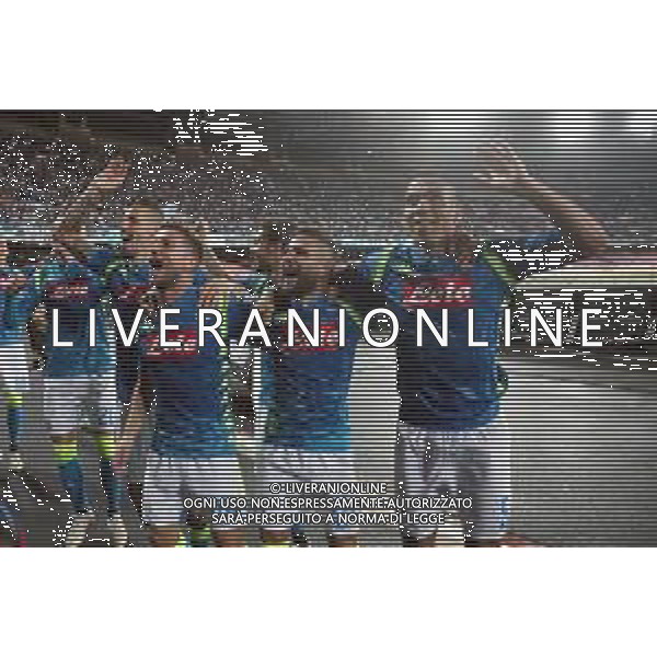 NAPOLI - LIVERPOOL CHAMPIONS LEAGUE 03 OTTOBRE 2018 NELLA FOTO ESULTANZA A FINE GARA DEI GIOCATORI DEL NAPOLI SOTTO LA CURVA DEI TIFOSI - MAREK HAMSIK, DRIES MERTENS, LORENZO INSIGNE E ALLAN ©MOSCA / AGENZIA ALDO LIVERANI SAS