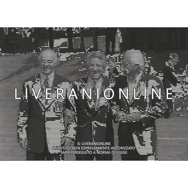 1994 MILANELLO FOTO UFFICIALE NAZIONALE ITALIANA PRIMA DEI MONDIALI USA 94 NELLA FOTO GIORGIO ARMANI E ANTONIO MATARRESE E ARRIGO SACCHI AG ALDO LIVERANI SAS