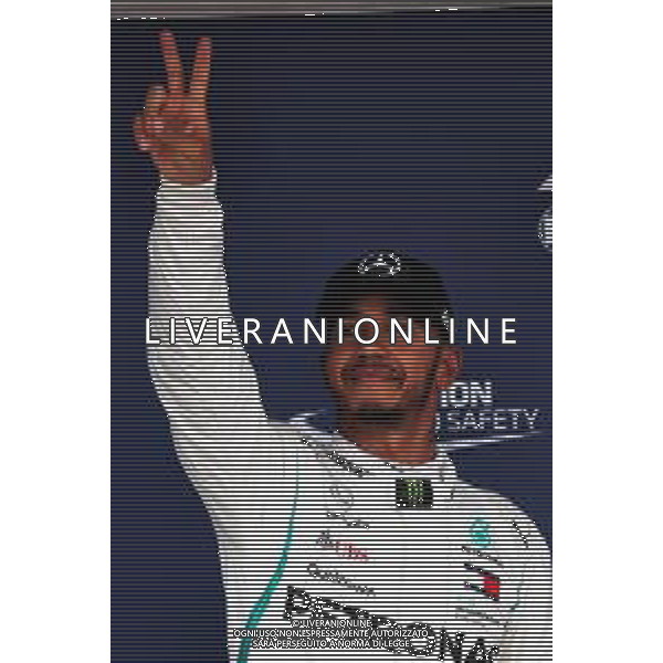 Lewis Hamilton (GBR) Mercedes AMG F1 celebrates his pole position in qualifying parc ferme. 06.10.2018. Formula 1 World Championship, Rd 17, Japanese Grand Prix, Suzuka, Japan, Qualifying Day. AG ALDO LIVERANI SAS-ONLY ITALY