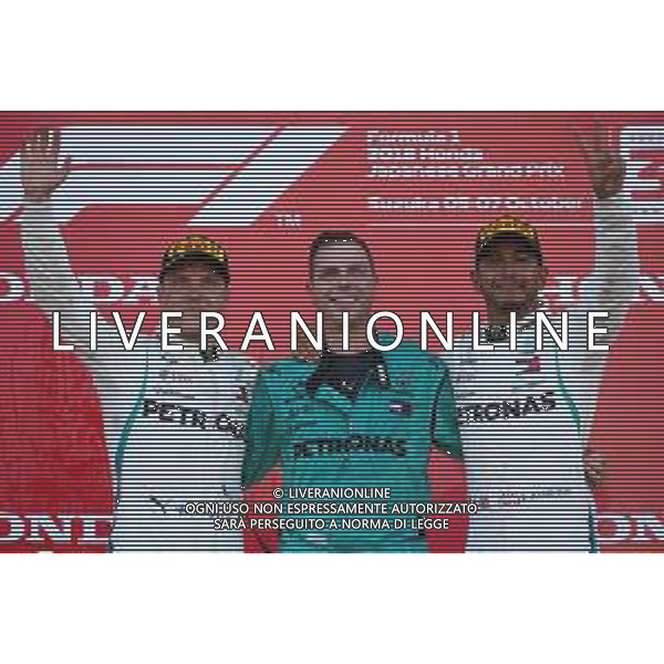 Valtteri Bottas (FIN) Mercedes AMG F1 with Matt Deane and 1st place Lewis Hamilton (GBR) Mercedes AMG F1 W09. 07.10.2018. Formula 1 World Championship, Rd 17, Japanese Grand Prix, Suzuka, Japan, Race Day. / AGENZIA ALDO LIVERANI SAS - ITALY ONLY EDITORIAL USE ONLY - F1 Gp GIAPPONE GARA 07.10.2018.