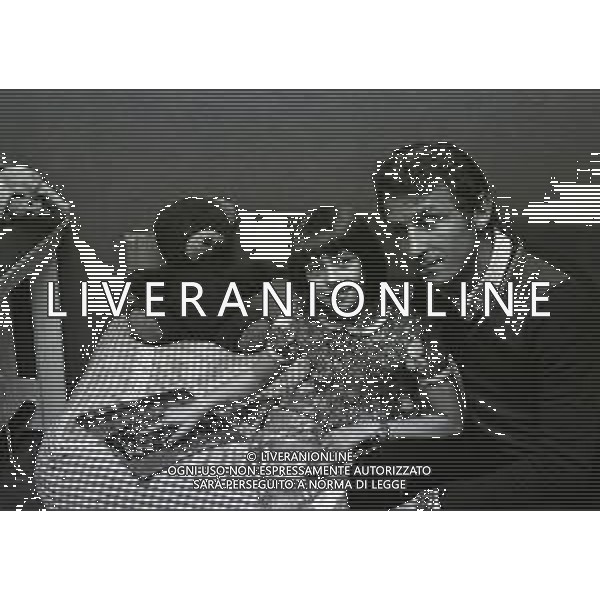 1974 RETROSPETTIVA GIOVANNI TRAPATTONI CALCIATORE E ALLENATORE NELLA FOTO GIOVANNI TRAPATTONI IN FAMIGLIA AG ALDO LIVERANI SAS