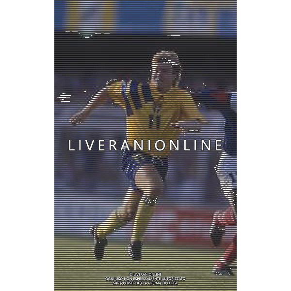 RETROSPETTIVA THOMAS BROLIN CALCIATORE NELLA FOTO THOMAS BROLIN CON LA MAGLIA DELLA NAZIONALE SVEZIA AG ALDO LIVERANI SAS
