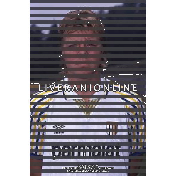 RETROSPETTIVA THOMAS BROLIN CALCIATORE NELLA FOTO THOMAS BROLIN CON LA MAGLIA DEL PARMA CALCIO AG ALDO LIVERANI SAS