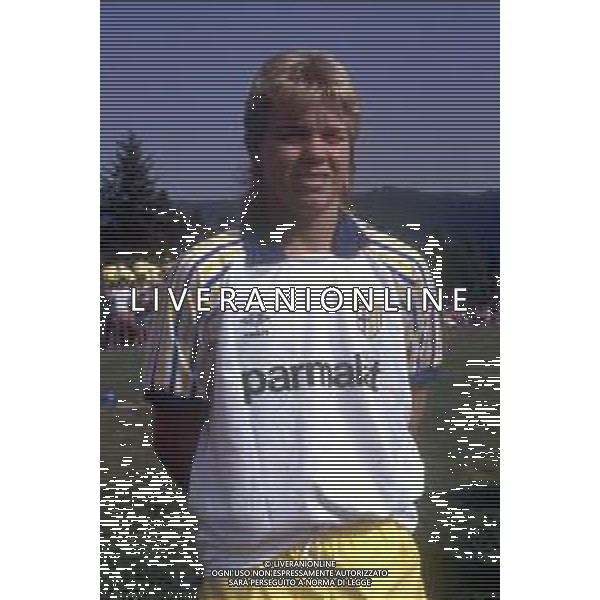 RETROSPETTIVA THOMAS BROLIN CALCIATORE NELLA FOTO THOMAS BROLIN CON LA MAGLIA DEL PARMA CALCIO AG ALDO LIVERANI SAS