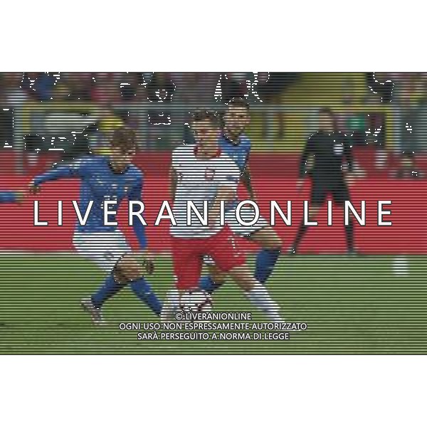 CHORZOW 14.10.2018 MECZ 4. KOLEJKA LIGA NARODOW GRUPA A3 SEZON 2018/19: POLSKA - WLOCHY --- 2018-19 UEFA NATIONS LEAGUE GROUP A3 FOOTBALL MATCH: POLAND - ITALY NICOLO BARELLA ARKADIUSZ MILIK FOT. PIOTR KUCZA/FOTOPYK / NEWSPIX.PL --- Newspix.pl / AGENZIA ALDO LIVERANI SAS - ITALY ONLY EDITORIAL USE ONLY - Polonia - Italia UEFA Nations League 14.10.2018