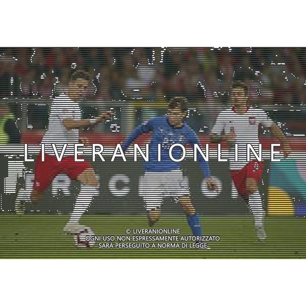 CHORZOW STADION SLASKI 14.10.2018 LIGA NARODOW PILKA NOZNA POLSKA (BIALO-CZERWONE) - WLOCHY (NIEBIESKO-BIALE) NZ Jan Bednarek , Nicola Barella , Karol Linetty . FOT TOMASZ WANTULA / NEWSPIX.PL CHORZOW 14.10.2018 FOOTBALL MEN\'S LEAGUE OF NATIONS POLAND - ITALY TOMASZ WANTULA / NEWSPIX.PL --- Newspix.pl / AGENZIA ALDO LIVERANI SAS - ITALY ONLY EDITORIAL USE ONLY - Polonia - Italia UEFA Nations League 14.10.2018