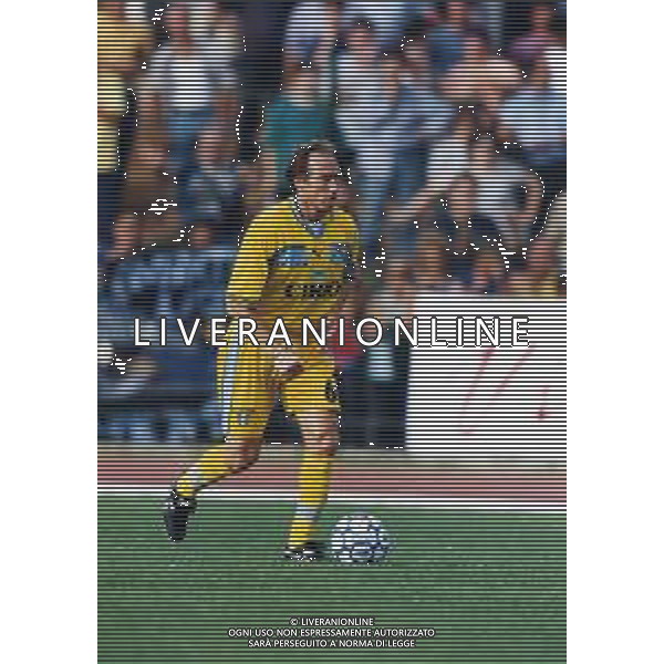 RETROSPETTIVA NESTOR SENSINI CALCIATORE NELLA FOTO NESTOR SENSINI CON LA MAGLIA DELLA LAZIO CALCIO AG ALDO LIVERANI SAS