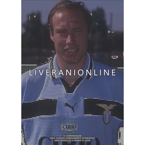 RETROSPETTIVA NESTOR SENSINI CALCIATORE NELLA FOTO NESTOR SENSINI CON LA MAGLIA DELLA LAZIO CALCIO AG ALDO LIVERANI SAS