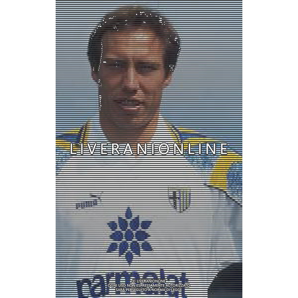 RETROSPETTIVA NESTOR SENSINI CALCIATORE NELLA FOTO NESTOR SENSINI CON LA MAGLIA DEL PARMA AG ALDO LIVERANI SAS