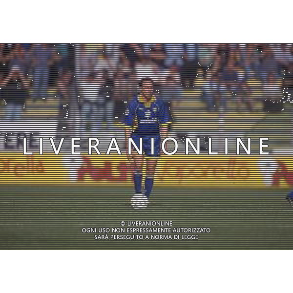RETROSPETTIVA NESTOR SENSINI CALCIATORE NELLA FOTO NESTOR SENSINI CON LA MAGLIA DEL PARMA AG ALDO LIVERANI SAS
