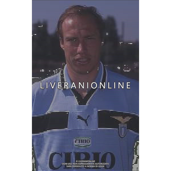 RETROSPETTIVA NESTOR SENSINI CALCIATORE NELLA FOTO NESTOR SENSINI CON LA MAGLIA DELLA LAZIO CALCIO AG ALDO LIVERANI SAS